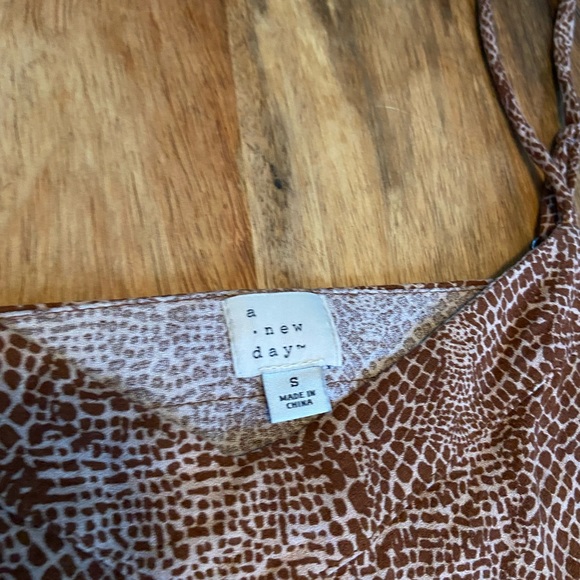 Animal Print Silky Tank Top - Picture 2 of 3